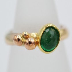 9ct and Emerald ring